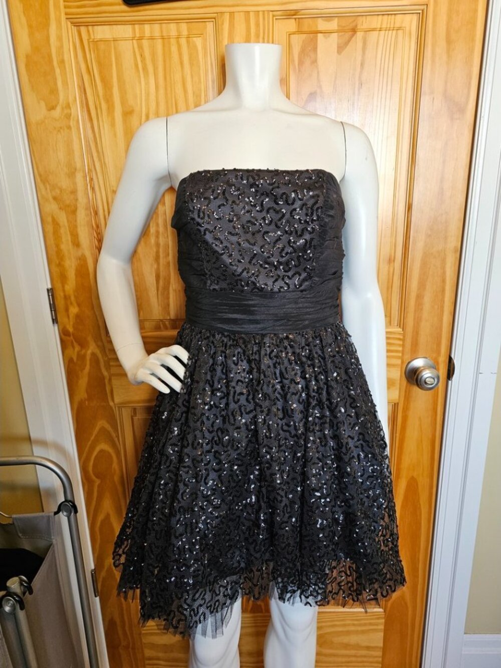 Betsey Johnson Size 8 Black Sequin Strapless Dress